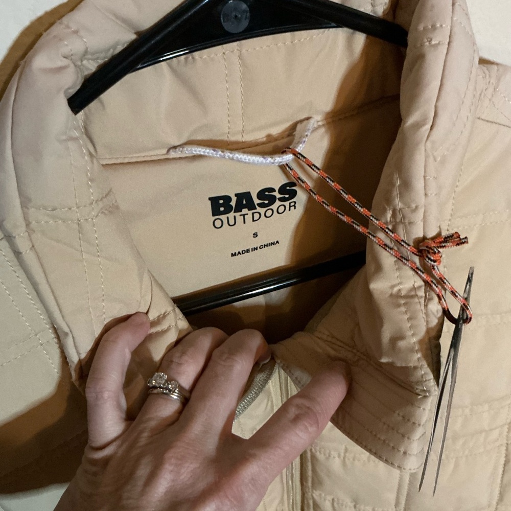 Bass Outdoor Women's Spring Oversized Quilted Puffer Jacket - Picture 3 of 8